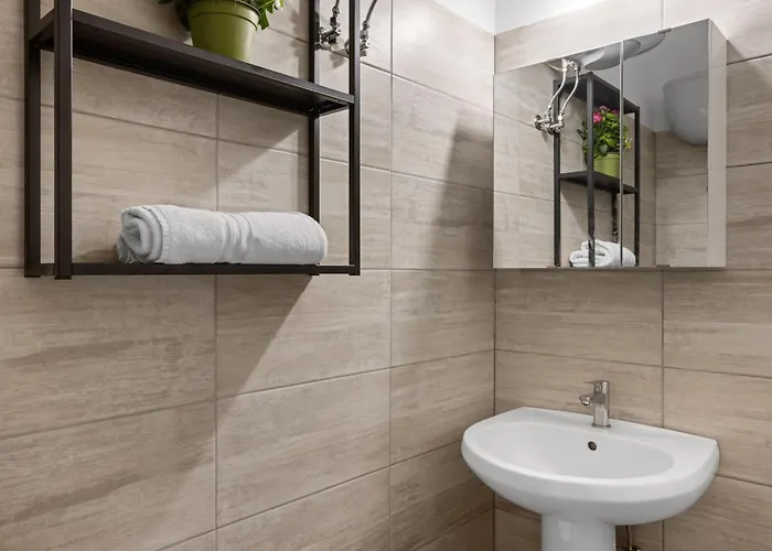 Apartment Cavour 172 - Monti Near Colosseum By Rhr *