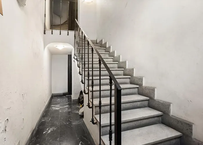 Apartment Cavour 172 - Monti Near Colosseum By Rhr Rom