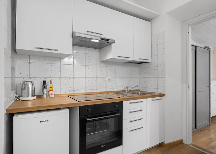 Cavour 172 - Monti Near Colosseum By Rhr Apartment *